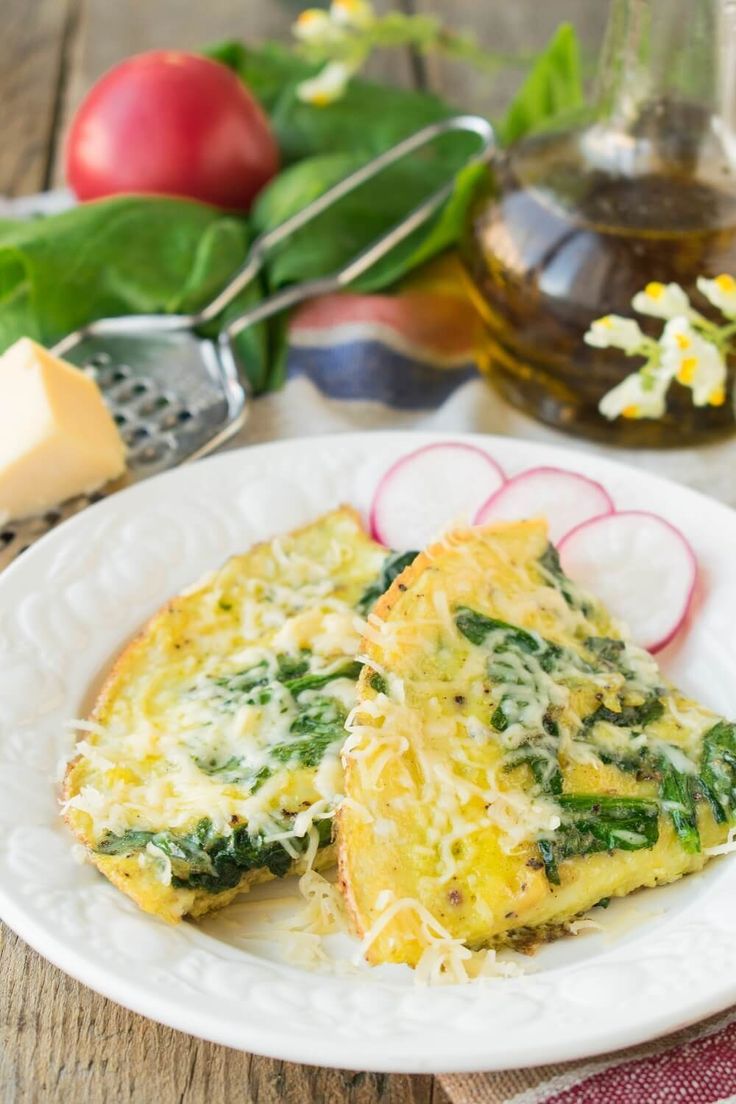 Omlet sa špinatom i sirom: snaga mišića od ranog jutra